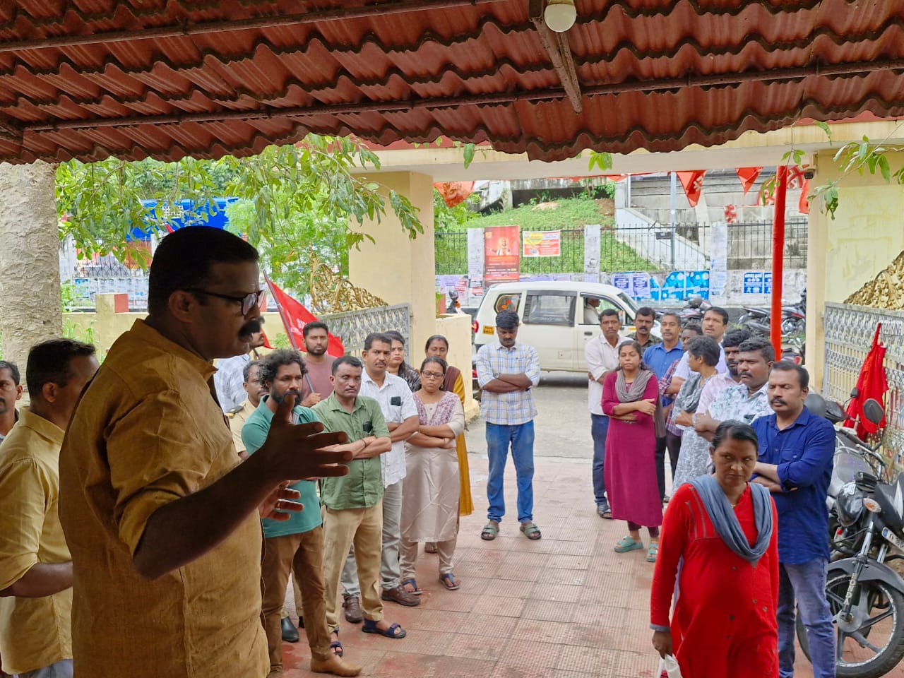 ജലഗതാഗതവകുപ്പ് ജീവനക്കാരനെ ആക്രമിച്ചതിൽ പ്രതിഷേധ ധർണ്ണ നടത്തി