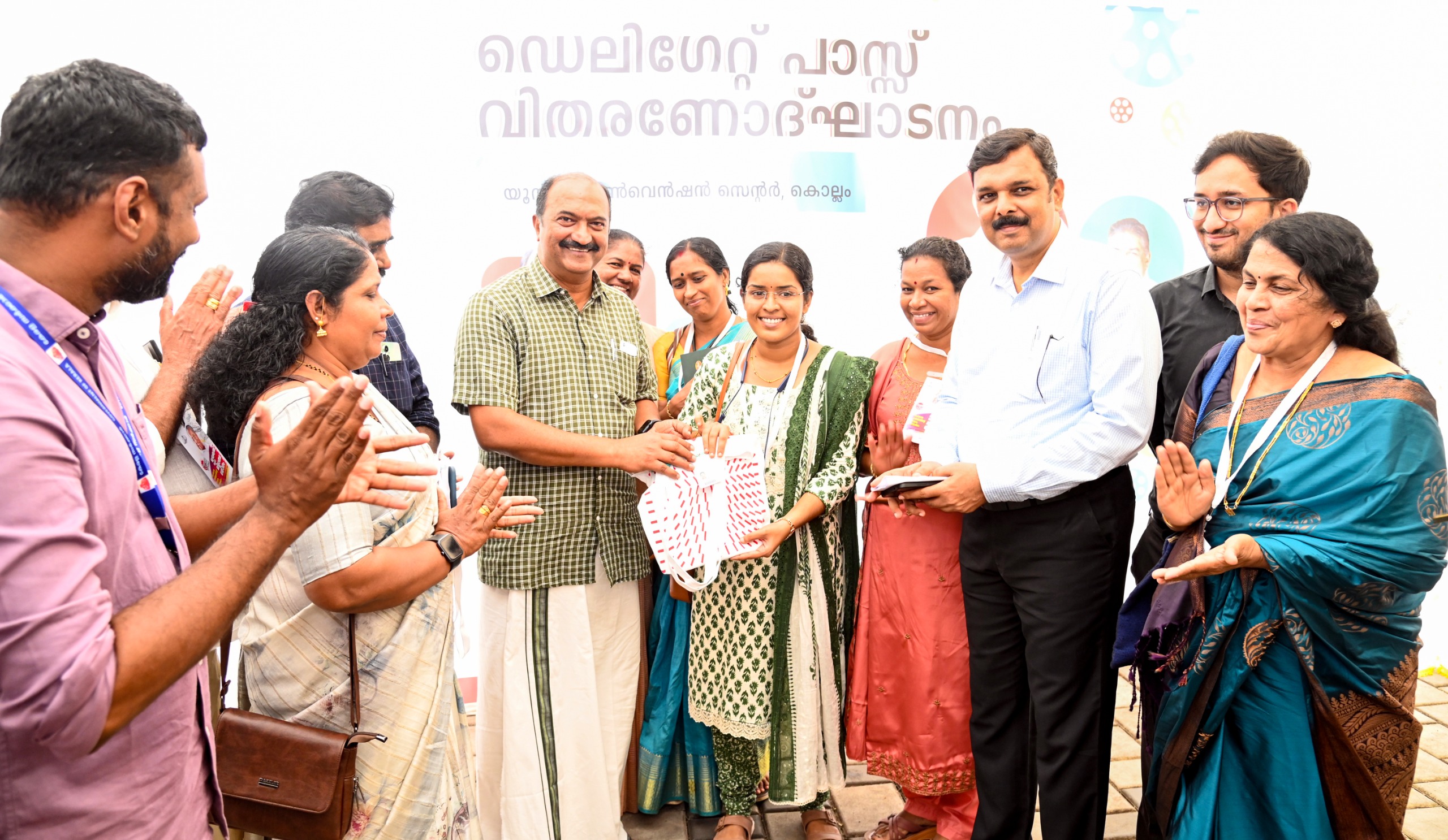 ആറാമത് രാജ്യാന്തര വനിതാ ചലച്ചിത്രമേള മന്ത്രി കെ.എന്‍. ബാലഗോപാല്‍ ഉദ്ഘാടനം ചെയ്യും : ‘ഓള്‍ വി ഇമാജിന്‍ ഏസ് ലൈറ്റ്’ ഉദ്ഘാടനചിത്രം