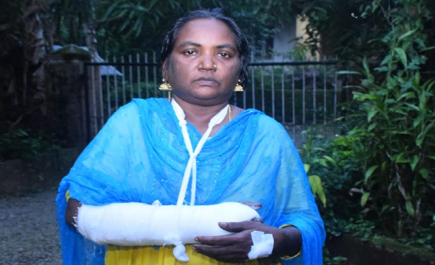 ആരോഗ്യ വകുപ്പിലെ ആംബുലൻസ് ഡ്രൈവറുടെഅഹങ്കാരം കാലിനു ചികിത്സക്കെത്തിയ രോഗിയുടെ കൈ ഒടിച്ചു.