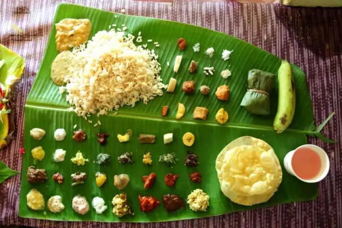 വള്ളസദ്യ വിഷയമാക്കി ദേവസ്വം ബോർഡും പള്ളിയോട സേവാ സംഘവും. വാണിജ്യവൽക്കരണം അനുവദിക്കില്ല.