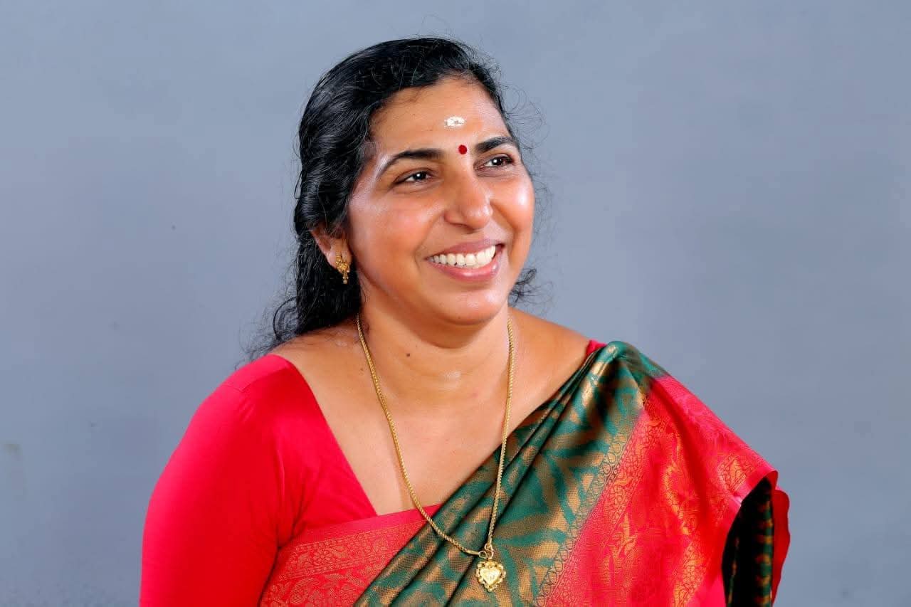 “ശിഖണ്ഡി” നോവലിലെ ആശയങ്ങൾ ആത്രേയകം എന്ന കൃതിയിൽ ആവർത്തിച്ചതായി എഴുത്തുകാരി.