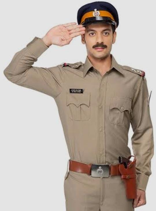 പോലീസ് കാർ എല്ലാം കുറ്റക്കാർ എന്ന് വിധി എഴുതരുത്. നല്ല പോലീസുകാരണധികവും.