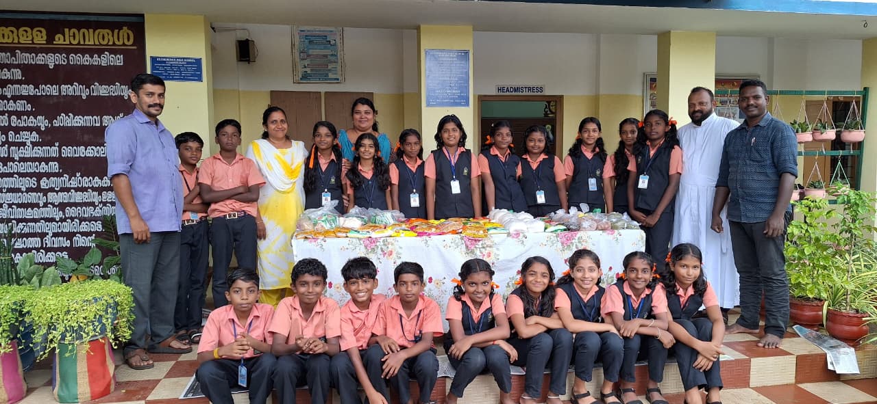 ചിൽഡ്രൻ ഫോർ ആലപ്പി  ഒരുപിടി നന്മ പദ്ധതി” മുടങ്ങാതെ തുടരുന്നു.