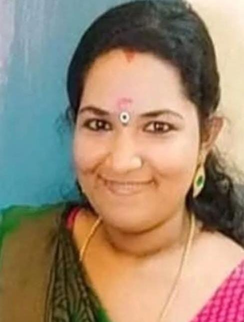 പുനലൂർ താലൂക്ക് ആശുപത്രിയിൽ ചികിത്സ തേടിയ കോട്ടവട്ടം സ്വദേശിനി അശ്വതി (34) മരണപ്പെട്ടു.