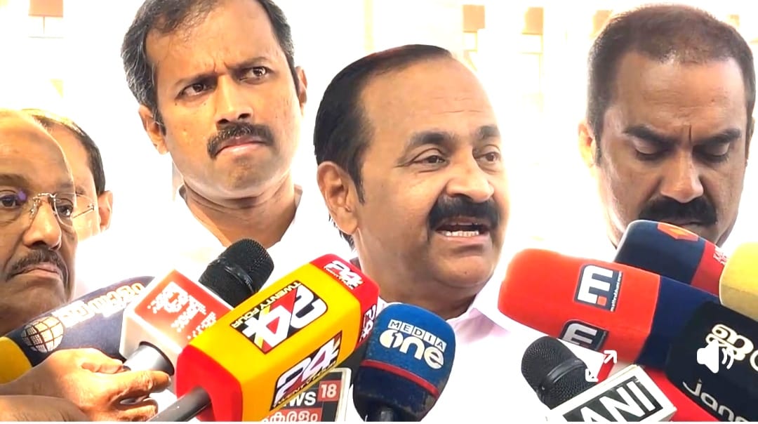 നിയമസഭയിൽ നിന്ന് യോഗം ബഹ്ഷ്ക്കരിച്ചു പ്രതിപക്ഷം