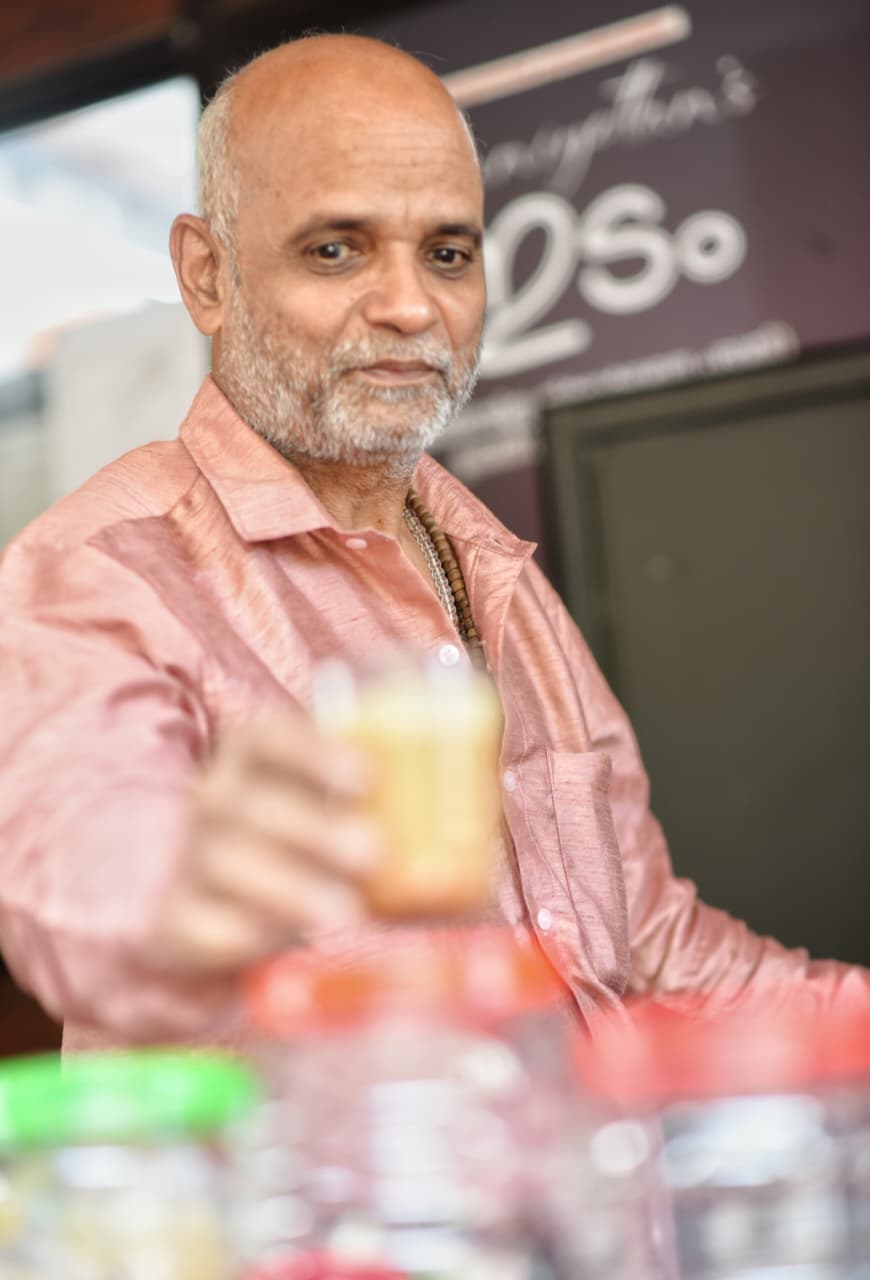 അന്ന് ജ്വല്ലറി ഉടമ; പിന്നെ അതിദാരിദ്ര്യ കയത്തിൽ; സർക്കാരിന്റെ കൈത്താങ്ങിൽ ജീവിതം തിരിച്ചുപിടിച്ച 65-കാരൻ