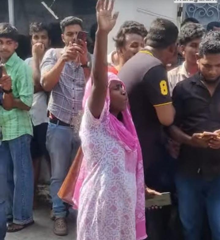 മഞ്ചു വാര്യരെ ഉന്നം വച്ച് ദിലീപ് ഇനിയുള്ള നാളുകൾ ഒളിയമ്പുകൾ വീഴാതെ മഞ്ചു വാര്യർ ശ്രദ്ധിക്കേണ്ടിവരും.