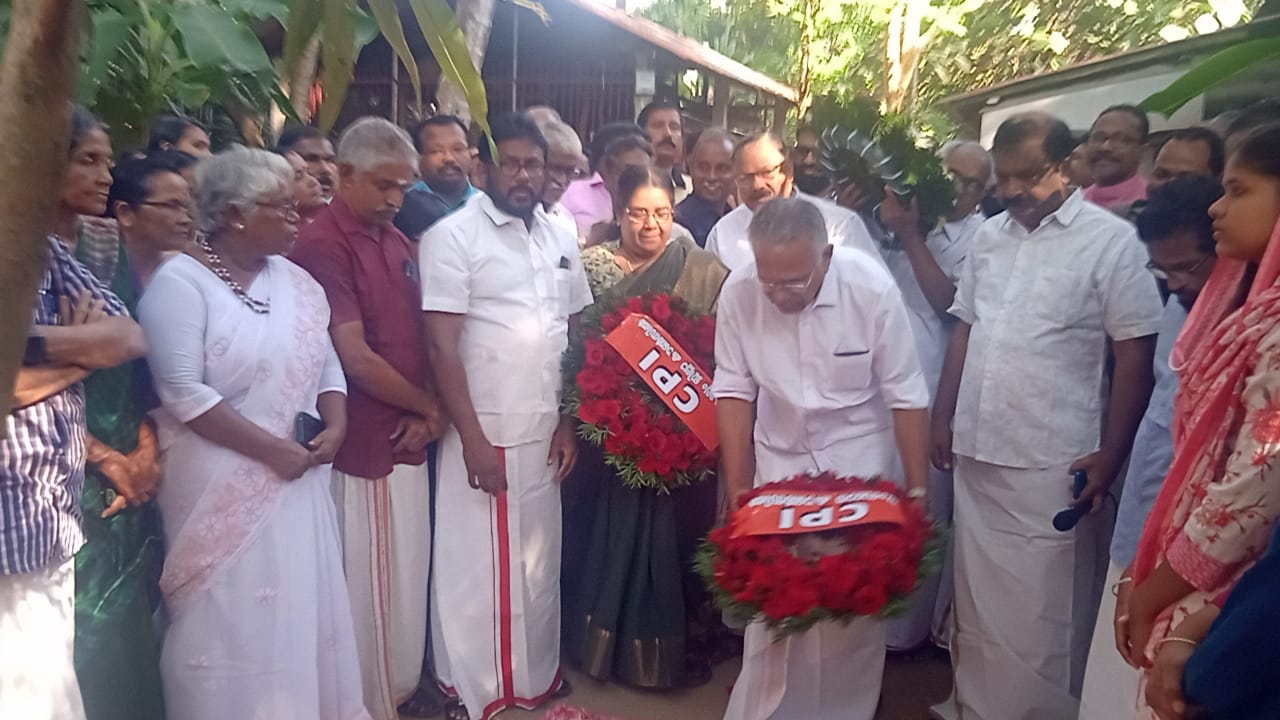 സി.പി ഐ നേതാക്കളായ ബിനോയ് വിശ്വവും, അഡ്വ കെ പ്രകാശ് ബാബുവും തേവലക്കരയിൽ എത്തി കെ.സി യെ അനുസ്മരിച്ചു.