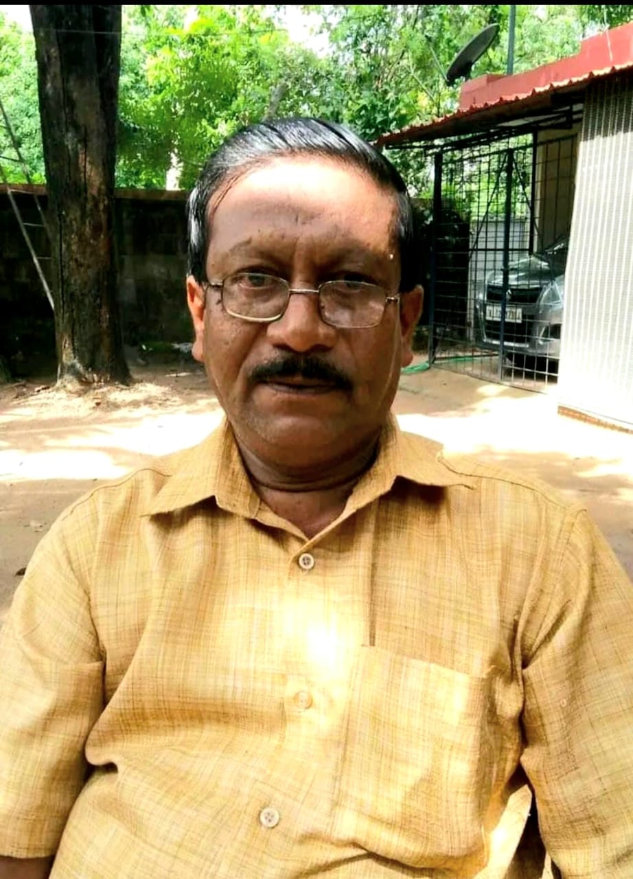 കാഥികൻ കുരീപ്പുഴ മോഹനൻ (62) അന്തരിച്ചു.