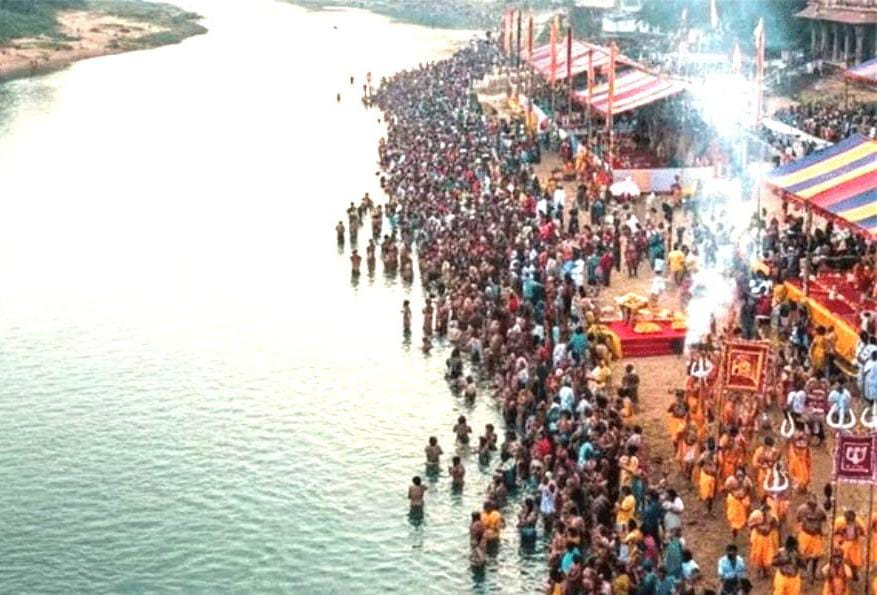 അനുമതി നിഷേധിച്ച് തമിഴ്നാട് സർക്കാർ. അനുമതി നിഷേധിച്ചതോടെ രഥയാത്രയിലെ വിഗ്രഹം കാറിൽ കേരള അതിർത്തി വരെ