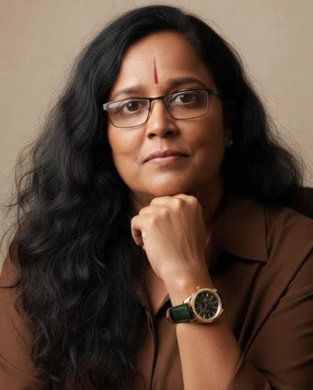 സുജ തിലകരാജ് എഴുതുന്നു. പ്രത്യേകിച്ച് സ്ത്രീകളുടെ അലമാര അത്രമേൽ ഭാരമുള്ളതാണ്.